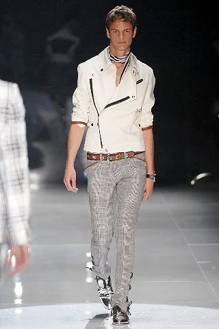 Look 15